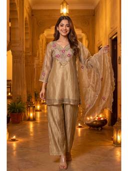 WOOMN - Embroidered Metallic Gold Kurta Pant Set with Scalloped Dupatta