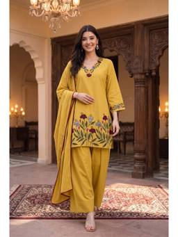 WOOMN - Women Floral Embroidered Straight Kurta Set with Farsi Salwar