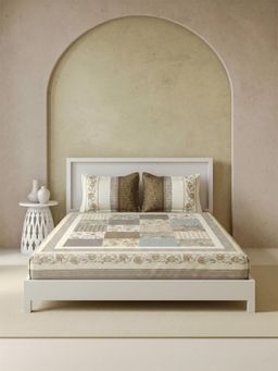 Ddecor Live Beautiful - Cotton 145TC Ethnic Brown Super King Bedsheet & 2 Pillow Covers