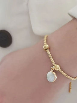 Inaya Accessories - 18Kt Gold Plated Snake Twist Chain White Shell Adjustable Bracelet, Alma