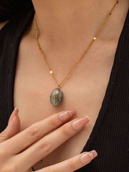 Inaya Accessories - 18Kt Gold Plated White Stone Flower Inlaid Necklace, Jane