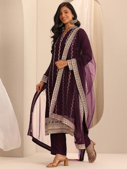 Libas Art - Wine Zari Ethnic Motif Embroidered Straight Kurta With Pant And Solid Net Dupatta