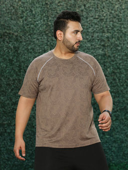 Instafab Plus - Men Mocha Brown Abstract-Imprint Activewear T-Shirt