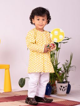 Vastramay - Infant Boys Yellow & White Cotton Kurta Pyjama (Set of 2)