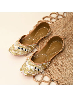 ROCIA - By Regal Ivory Women Embroidered Jutties