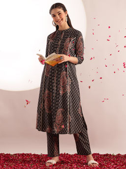 Vbuyz - Women'S Black Floral Print Fit and Flare Cotton Stitched Kurta With Pant