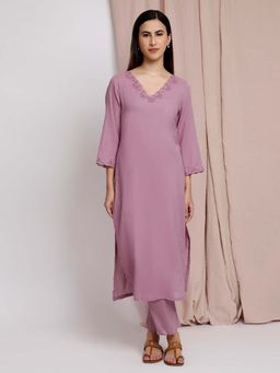 Dharya - Purple Scallop Embroidered Kurta with Pants