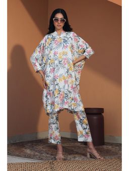 etre comfortwear - White Cotton Blend Three Fourth Sleeves Round Neck Floral Co-ord Set