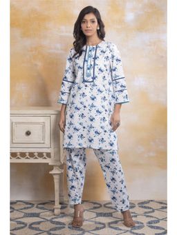 etre comfortwear - White Cotton Slub Three Fourth Sleeves Round Neck Floral Co-ord Set