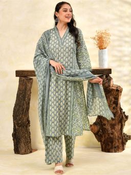 ARAMYA - Green Cotton Three Fourth Sleeves V-Neck Printed Kurta With Pants & Dupatta