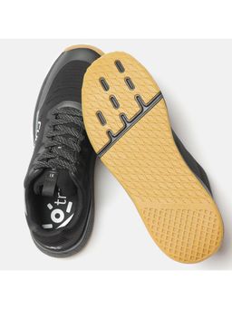 CULT - Unisex Synthetic X1 Black Training Shoe