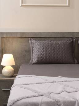 House of Owlet - Deep Grey 300TC Cotton Super king Bedsheet with 2 Quilted Pillow Covers