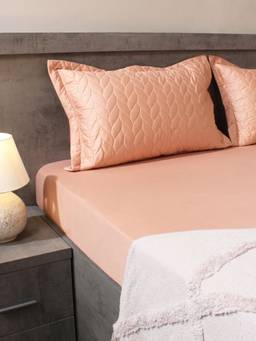 House of Owlet - Pale Apricot 300TC Cotton Super king Bedsheet with 2 Quilted Pillow Covers