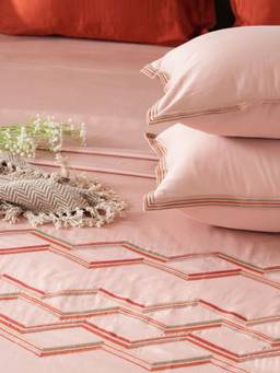 House of Owlet - Champagne Rose 300TC Super king Bedsheet With 2 Pillow Covers