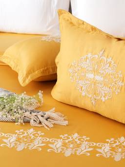 House of Owlet - Sunlit Gold 300TC Super king Bedsheet With 2 Pillow Covers