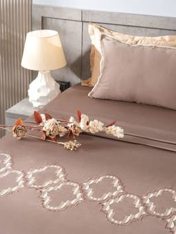 House of Owlet - Warm Cocoa 300TC Super king Bedsheet With 2 Pillow Covers