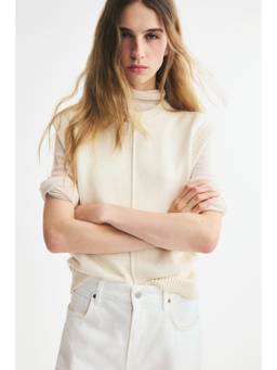 H&M - Women Beige Knitted Sweater Vest
