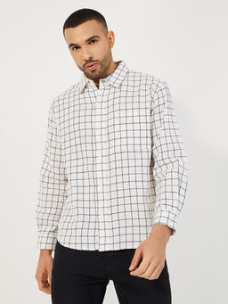 Styli - Men Checkered Relaxed Fit Shirt with Chest Pocket