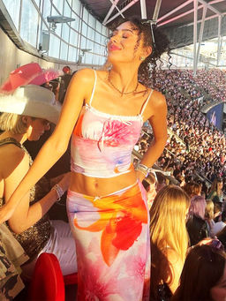Outzidr - Multi Top and Skirt