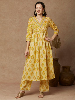 FASHOR - Women Yellow Printed Kurta with Palazzo (Set of 2)