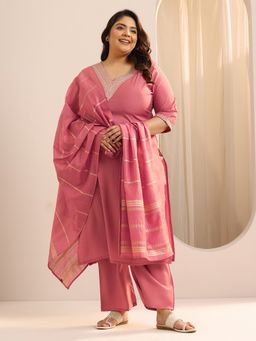 Extra love by Libas - Women Peach Silk Blend Solid Kurta with Pant and Dupatta
