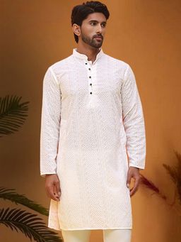Jompers - Men Off White Pure Cotton Mandarin Neck Embroidered Kurta