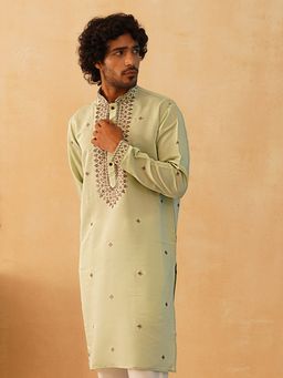 Jompers - Men Green Cotton Silk Mandarin Neck Embroidered Kurta