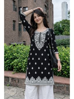 VAIRAGEE - Women Black Embroidered Kurta