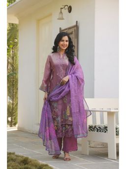 BAIRAAS - Womens Pink Embroidered Stright Kurta Pant And Dupatta