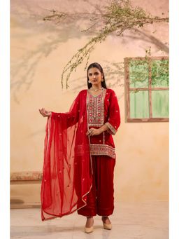 BAIRAAS - Women Embroidered Stright Kurta Salwar And Dupatta