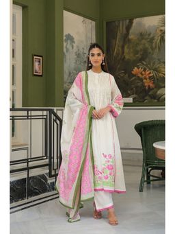BAIRAAS - Women White Embroidered Anarkali Kurta Pant And Dupatta