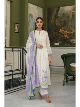 BAIRAAS - Women White Embroidered Anarkali Kurta Pant And Dupatta
