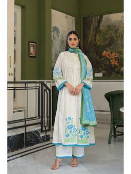 BAIRAAS - Women White Embroidered Anarkali Kurta Pant And Dupatta