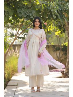 BAIRAAS - Womens White Embroidered Anarkali Kurta Pant And Dupatta
