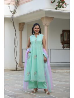 BAIRAAS - Women Green Embroidered Anarkali Kurta Pant And Dupatta