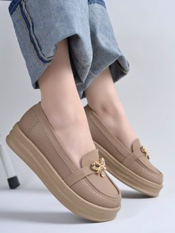 Shoetopia - Womens Beige Platform Loafers