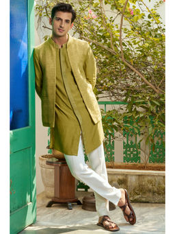 Philocaly - Amaranth Slim Fit Embroidered Bandi And Kurta With Pant
