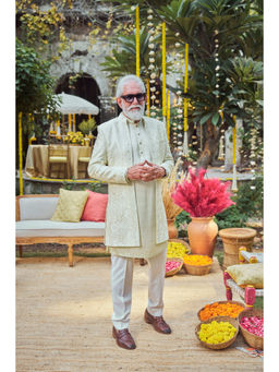 Philocaly - Layra Set Slim Fit Embroidered Kurta And Jacket With Pant