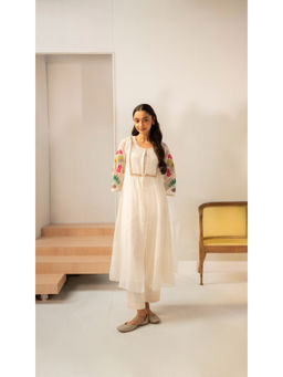 AM by Anita Mittal - Zuri Mul Chanderi Off White Jacket Tunic With Muslin Inner