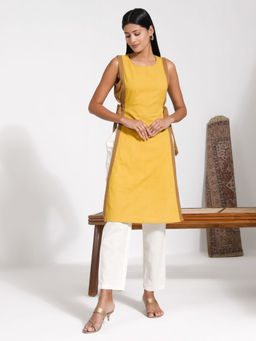 Vastramay - Womens Mustard Yellow Kurta Pant (Set of 2)