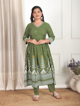 ARAMYA - Women Green Printed Soft Cotton Kurta with Pant