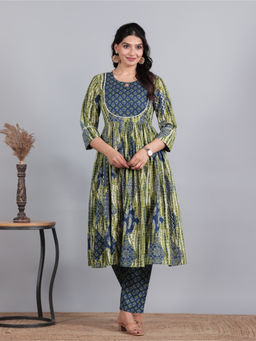 ARAMYA - Women Green Printed Soft Cotton Kurta with Pant