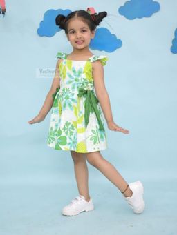 VASTRARTH - Girls White Floral Printed Bow Fit & Flare Dress