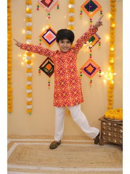 VASTRARTH - Boys Red Printed Pure Cotton Mandarin Collar Kurta with Pyjama