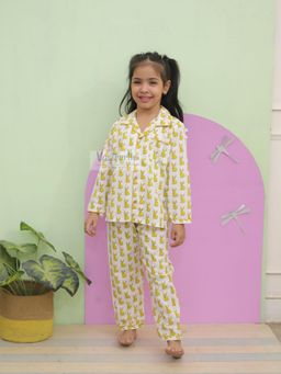 VASTRARTH - Kids White Printed Shirt & Pyjama