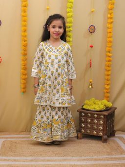 VASTRARTH - Girls Yellow Floral Cotton Straight High Slit Kurta with Sharara