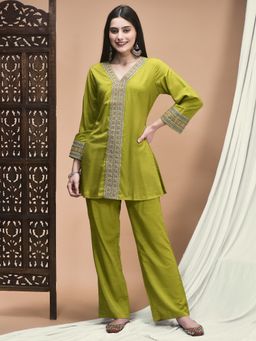 Shree - Women Poly Viscose Green Embroidered Co-Ord Set