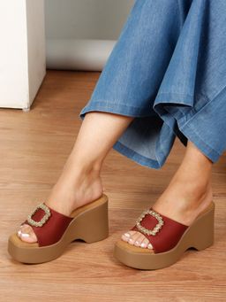 Flat n Heels - Women Wedges Maroon