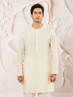 Vastramay - Men Viscose Cream Solid Round Neck Kurta