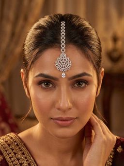 Adwitiya - Women Rhodium Toned Heart Chain Round Floral Maangtikka